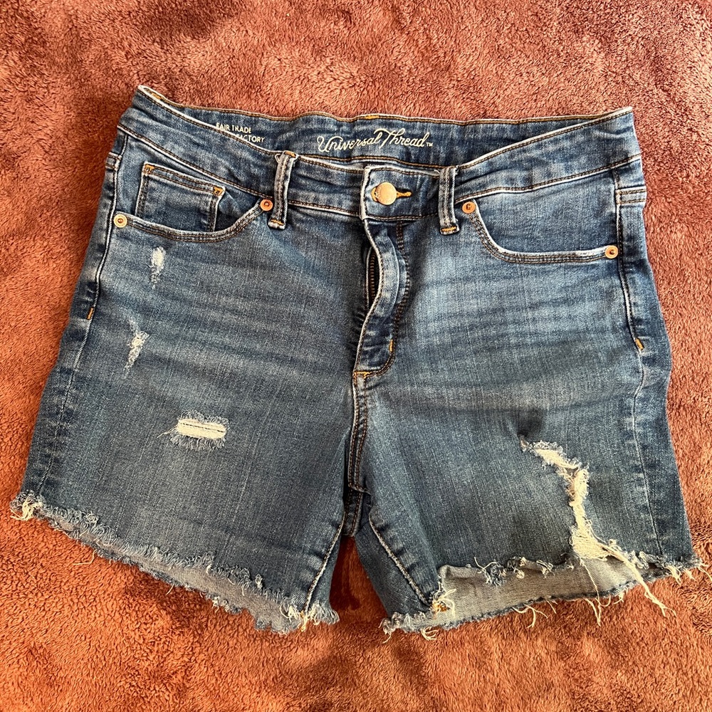Universal Thread Jean shorts. Women’s Size 10.